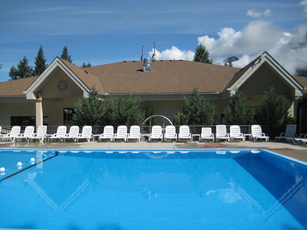 Radium Valley Vacation Resort Invermere Ngoại thất bức ảnh