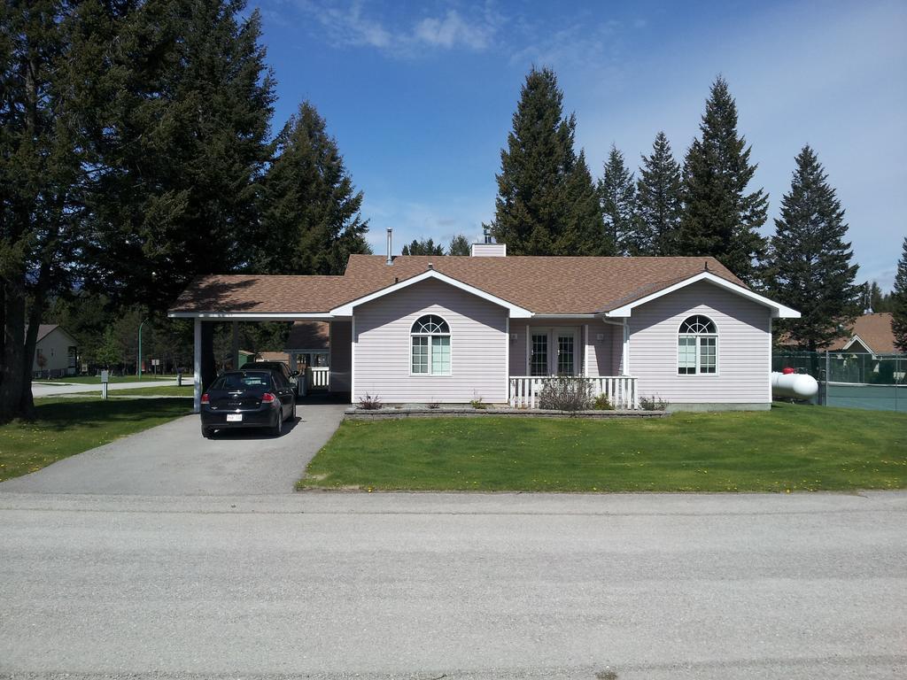 Radium Valley Vacation Resort Invermere Ngoại thất bức ảnh