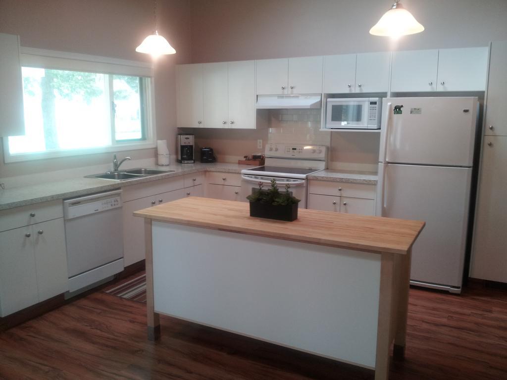 Radium Valley Vacation Resort Invermere Ngoại thất bức ảnh
