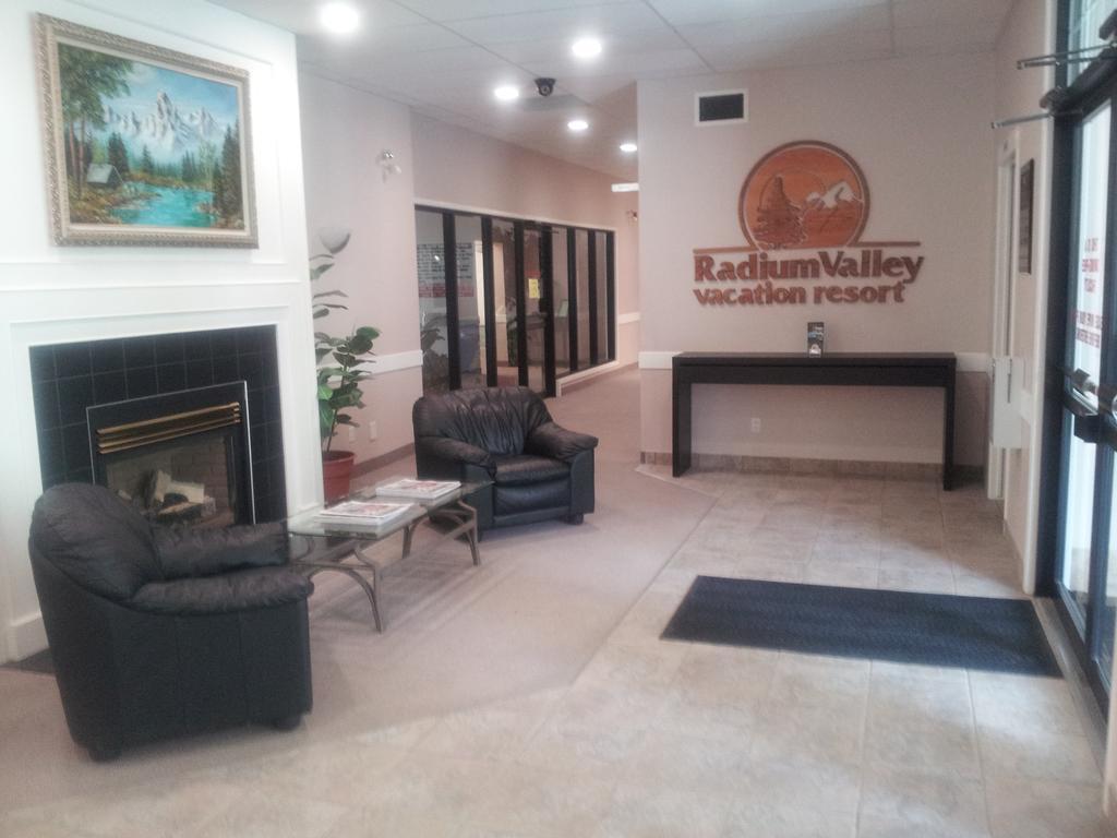 Radium Valley Vacation Resort Invermere Ngoại thất bức ảnh